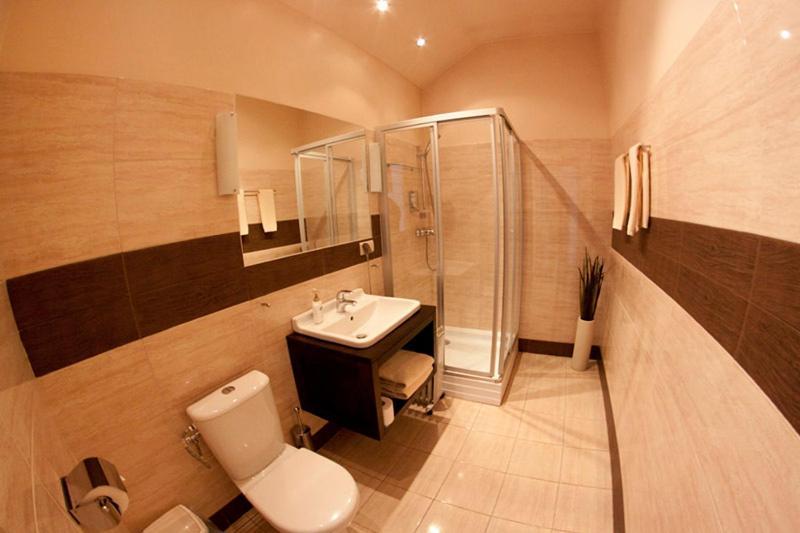 Bedrooms 3 Maja 15A Lodź Bagian luar foto