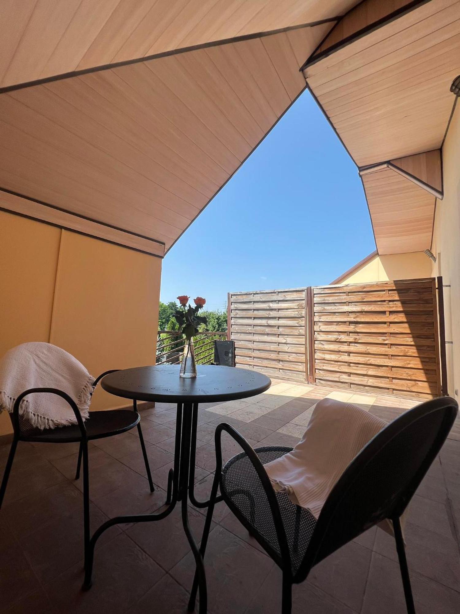 Bedrooms 3 Maja 15A Lodź Bagian luar foto