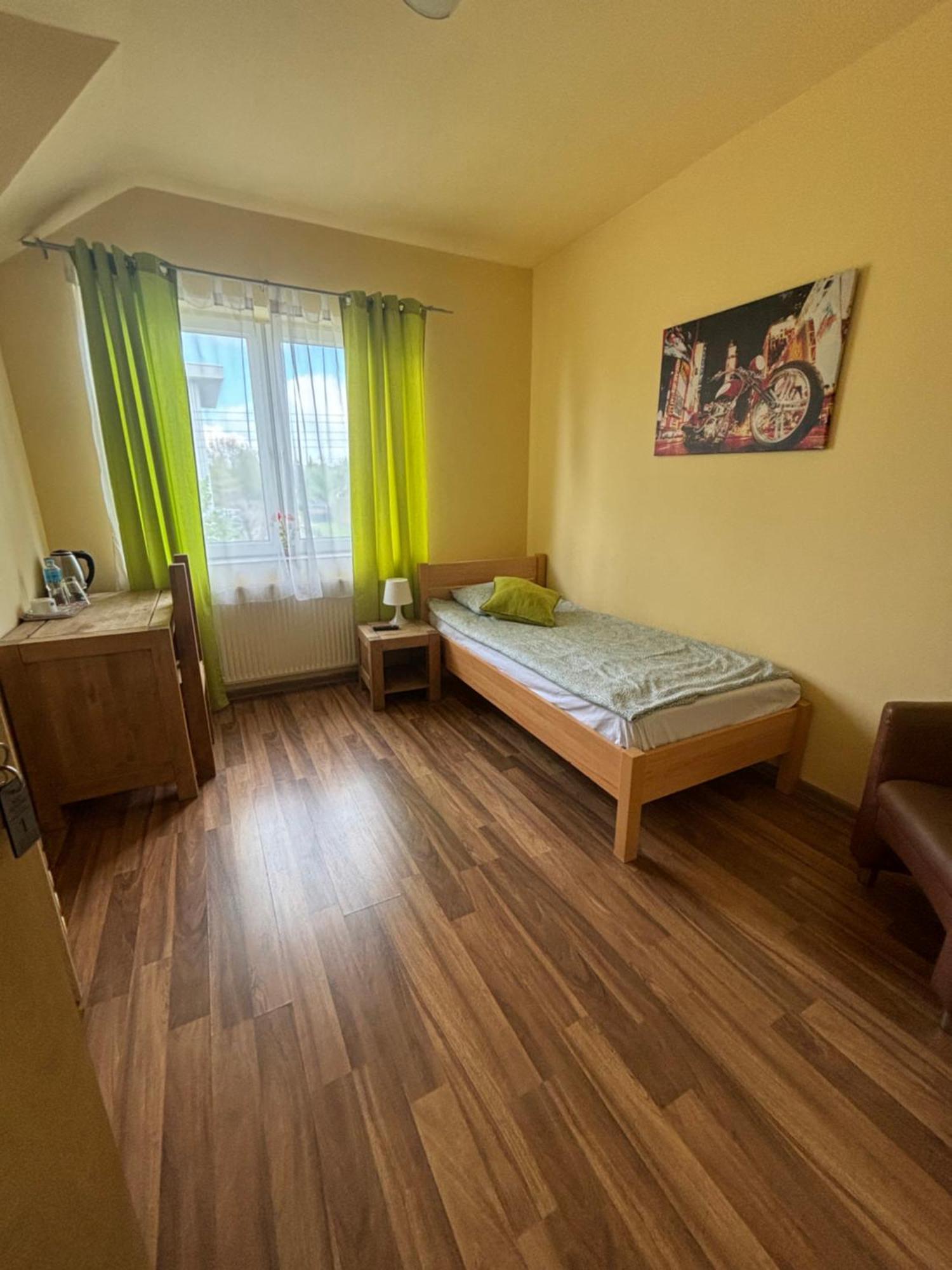 Bedrooms 3 Maja 15A Lodź Bagian luar foto