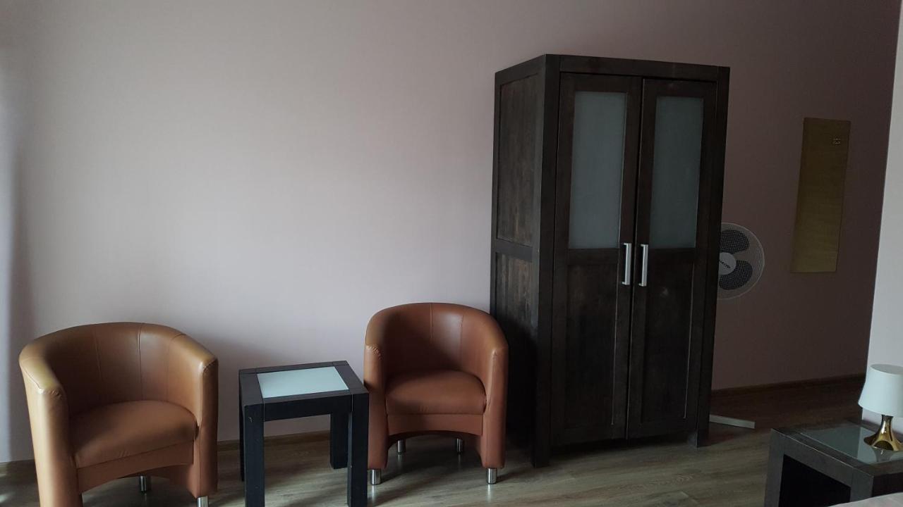 Bedrooms 3 Maja 15A Lodź Bagian luar foto