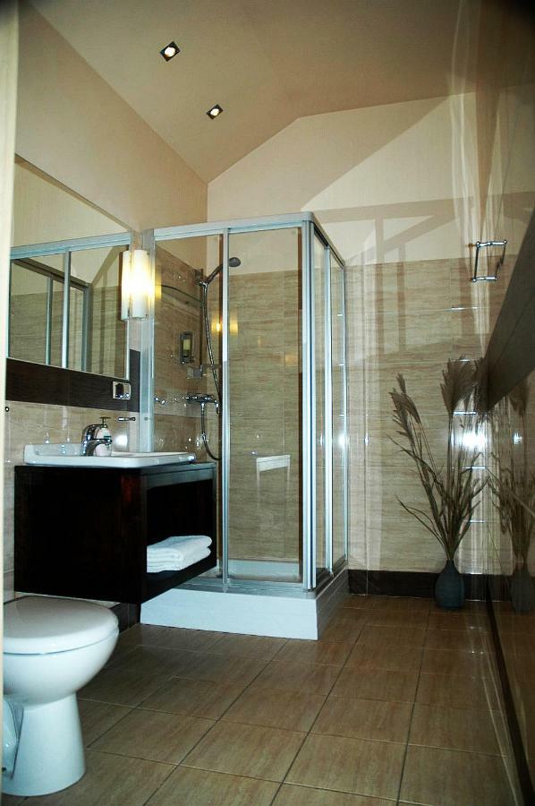 Bedrooms 3 Maja 15A Lodź Bagian luar foto