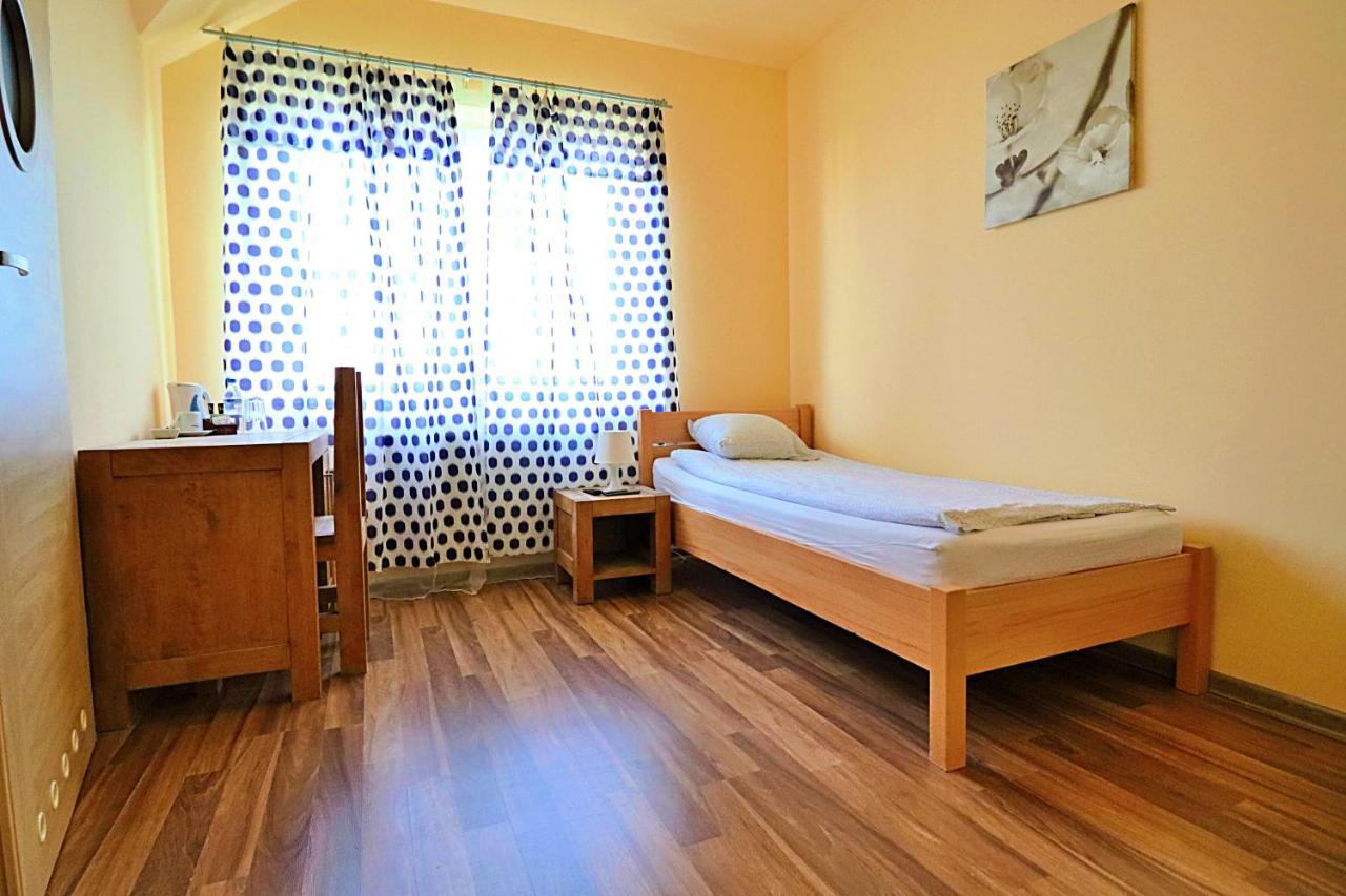 Bedrooms 3 Maja 15A Lodź Bagian luar foto